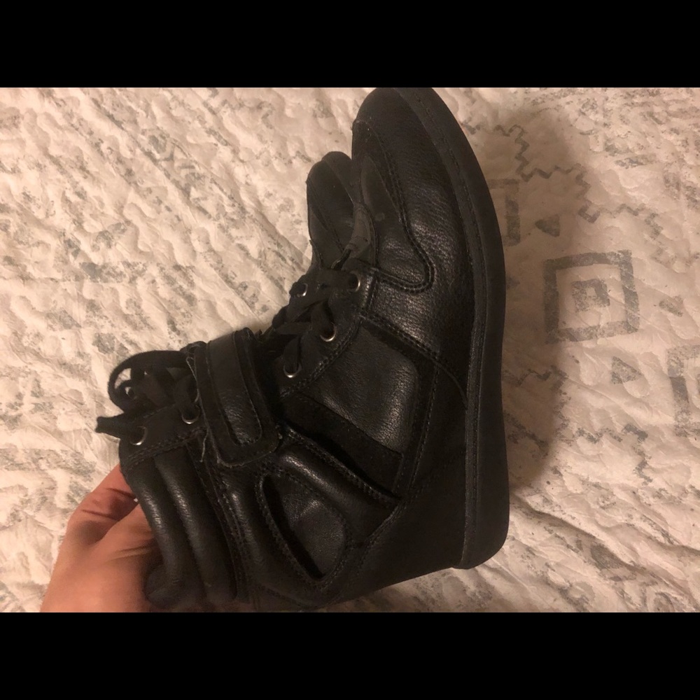 Leather shoes with hidden heels sneaker